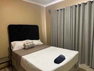 3 Bedroom Flat & Apartment