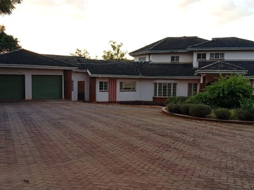 5 Bedroom House