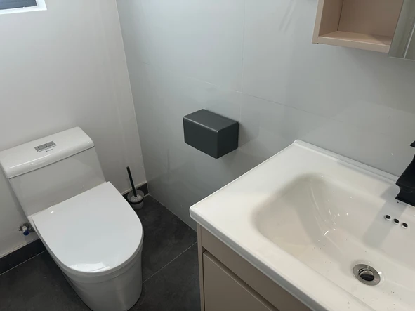 2 Bedroom Flat & Apartment