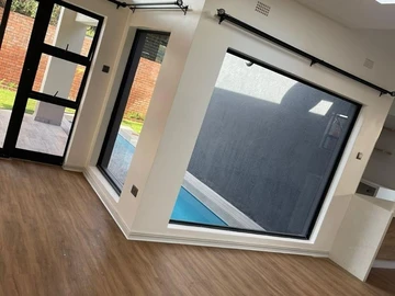 4 Bedroom Flat & Apartment