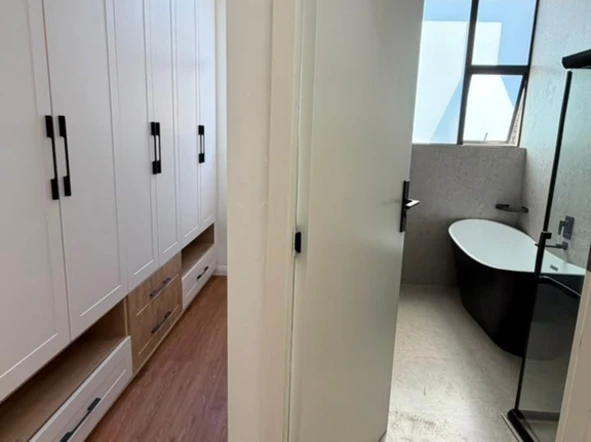 4 Bedroom Garden Flat