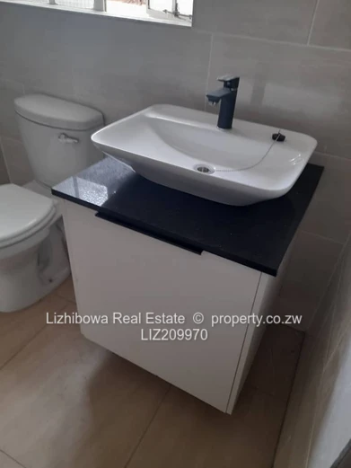 Modern 2 Bedroom Cottage To Lease (Sole Mandate)