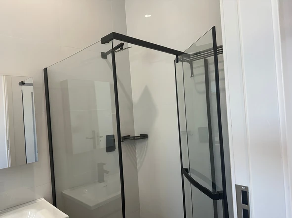 2 Bedroom Flat & Apartment