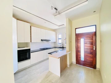 3 Bedroom Garden Flat