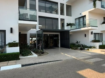 2 Bedroom Flat & Apartment