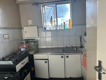 2 Bedroom Flat & Apartment