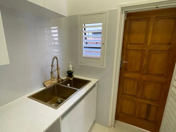 4 Bedroom Flat & Apartment