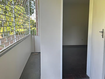 2 Bedroom Flat & Apartment