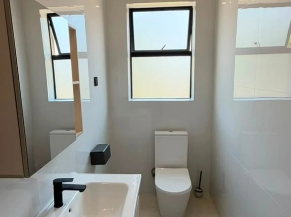 3 Bedroom Flat & Apartment