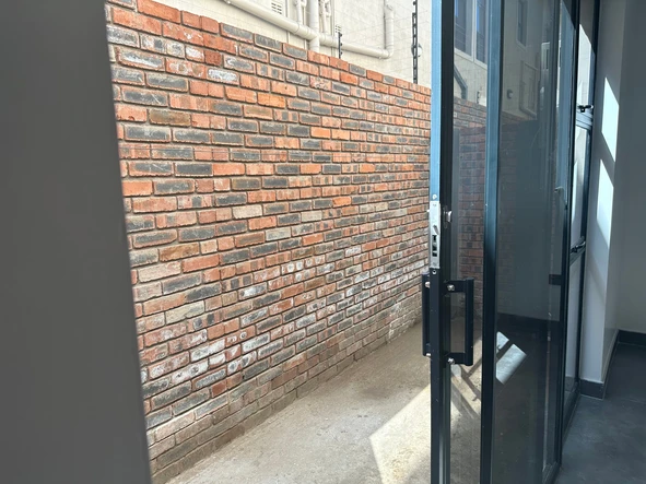 2 Bedroom Flat & Apartment