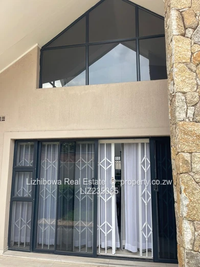 Avondale West Apartment