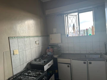 2 Bedroom Flat & Apartment