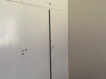 2 Bedroom Flat & Apartment