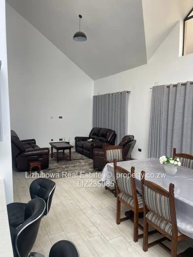 Avondale West Apartment