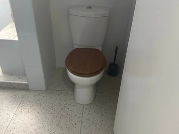 2 Bedroom Flat & Apartment