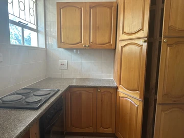 2 Bedroom Flat & Apartment