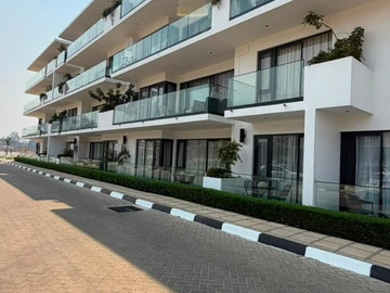 2 Bedroom Flat & Apartment