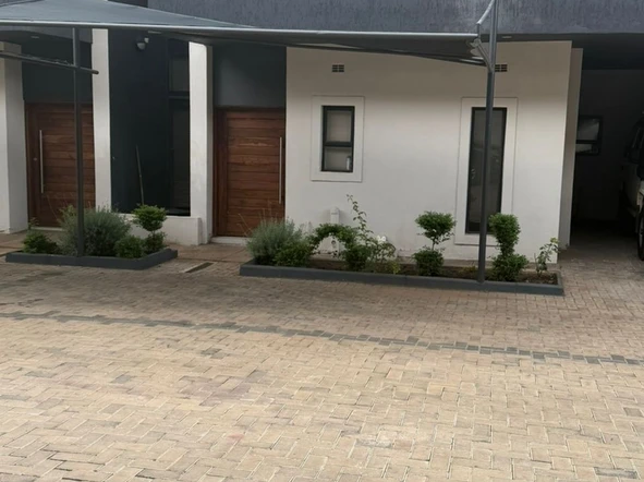 4 Bedroom Garden Flat