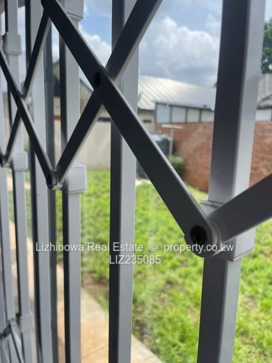 Avondale West Apartment