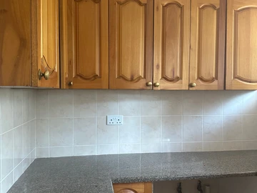 2 Bedroom Flat & Apartment