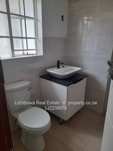 Modern 2 Bedroom Cottage To Lease (Sole Mandate)